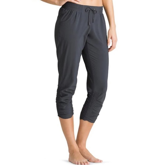 Athleta Pants - Athleta Prima Loose Ruched Capri Yoga Pants 4